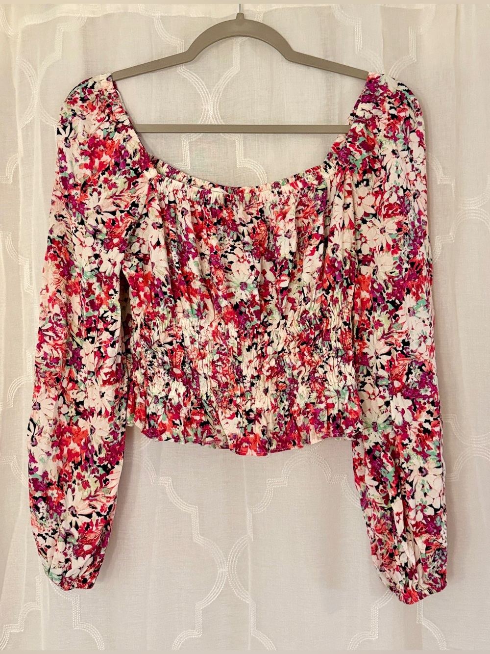 ASTR Small Pink Red Floral Smocked Long Sleeve Peasant Blouse